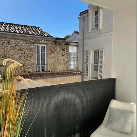 And Comfortable 23m Near The Old Port Appartement